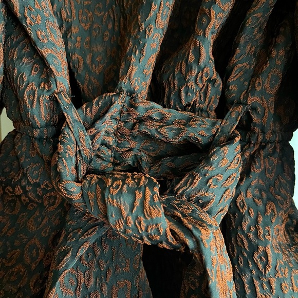 Hutch SZ S Leopard Jacquard Puff Sleeve Blouse! - Picture 12 of 13